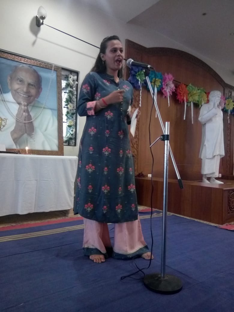 Simran Suri addressing the students in Sanctuary