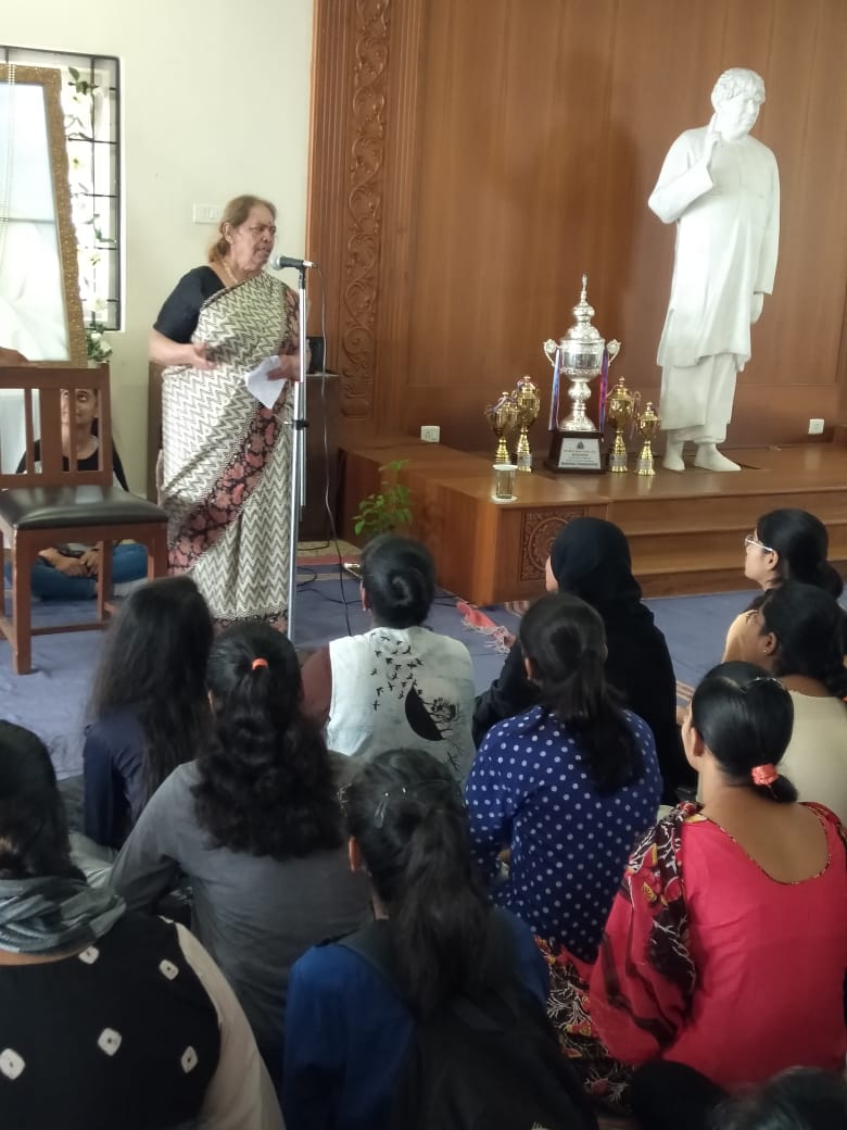 The author Mrs Yogini Vengurlekar interacting with the students