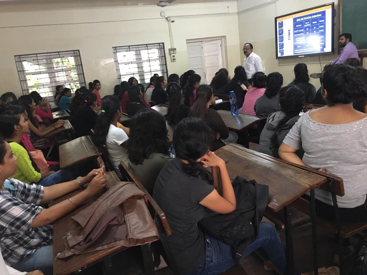 Mr Anand Joshi addressing the students of TY B.Com